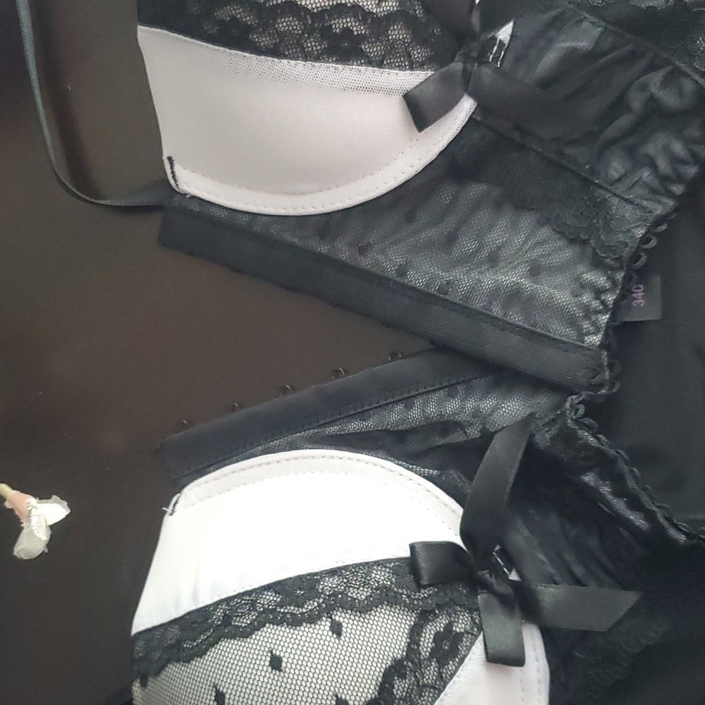 Secret Lace intimates - Picture 3 of 3
